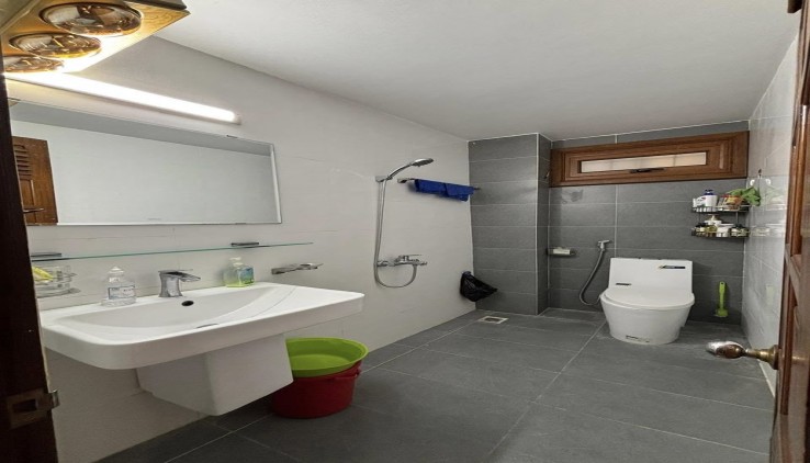Cho thuê nhà LÀM SPA, KD ONLINE, VP Phố Hoàng Ngọc Phách, Đ.Đ, 50m2, 4 tầng, 25 triệu